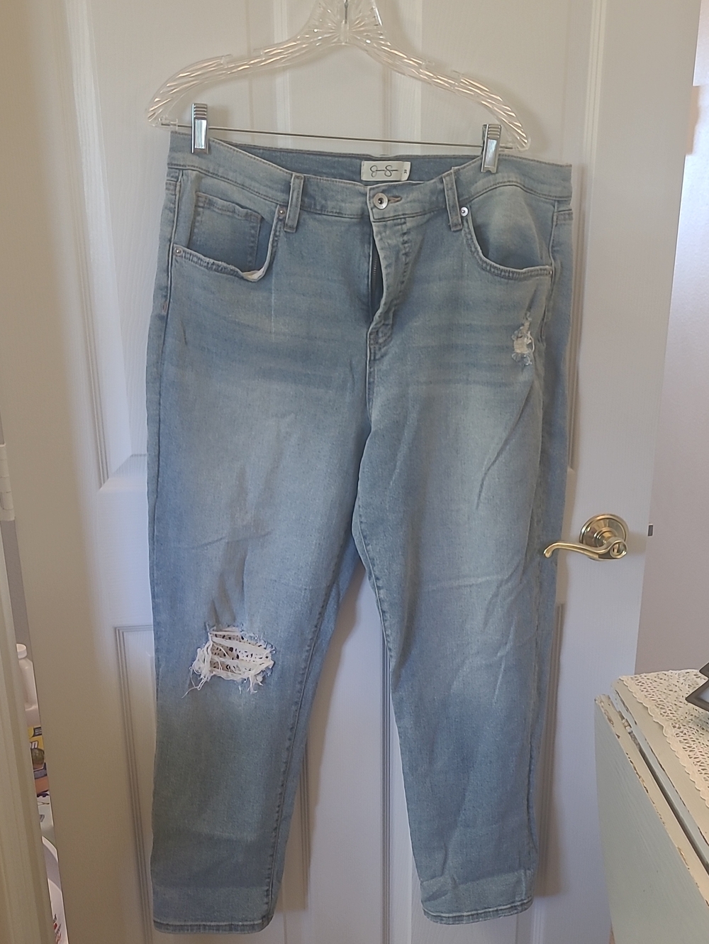 Jessica Simpson Light Blue Distressed Boyfriend Jeans W/ Crochet Details Size 32